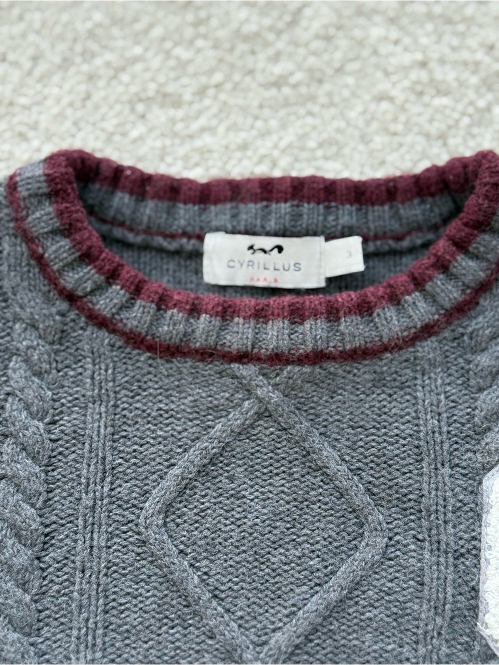 Gray Cable-Knit Sweater with Burgundy Details - Picture 3 of 4